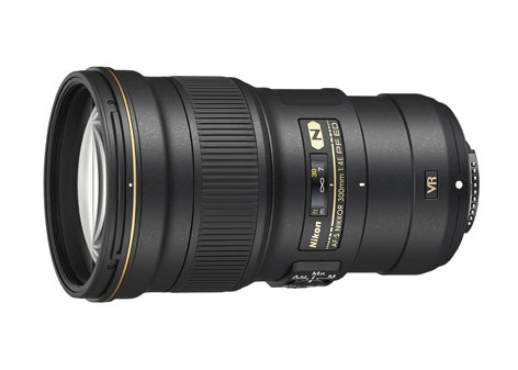 Nikkor AFS 300mm F4 PF ED VR con lente di fresnel al CES 2015